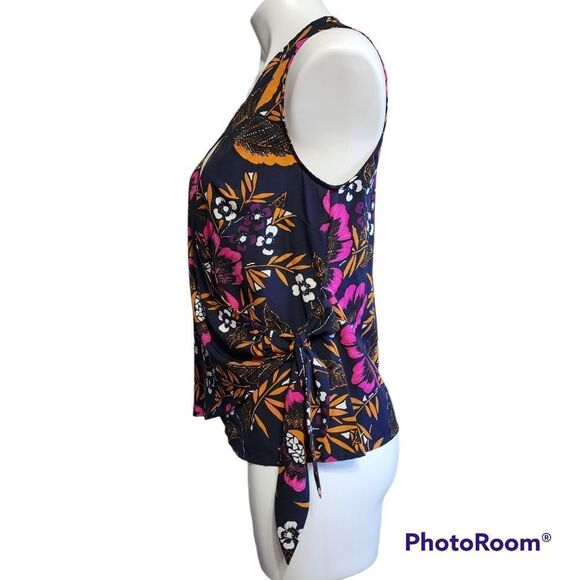 a.new.day sleeveless criss cross front top - Picture 3 of 3